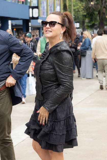 Cora Reutemann acertó con un look monocromo.