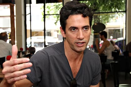 «El hecho de que yo sea actor es una contradicción absoluta en mi vida. Ser actor o salir en televisión es una locura, es como ser un mono de circo»