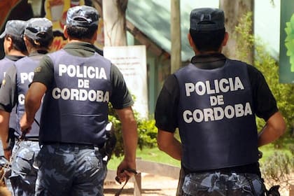 Córdoba: detienen a un policía por robar un vaso térmico