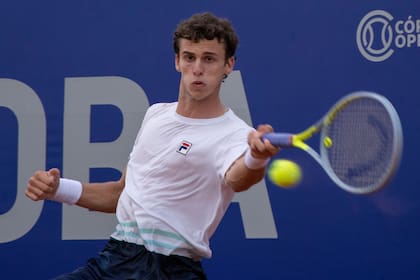 Cimbronazo en el Córdoba Open: Juan Manuel Cerúndolo, de sólo 19 años, se clasificó para los cuartos de final al derrotar al serbio Kecmanovic, 41° del mundo y entrenado por Nalbandian.