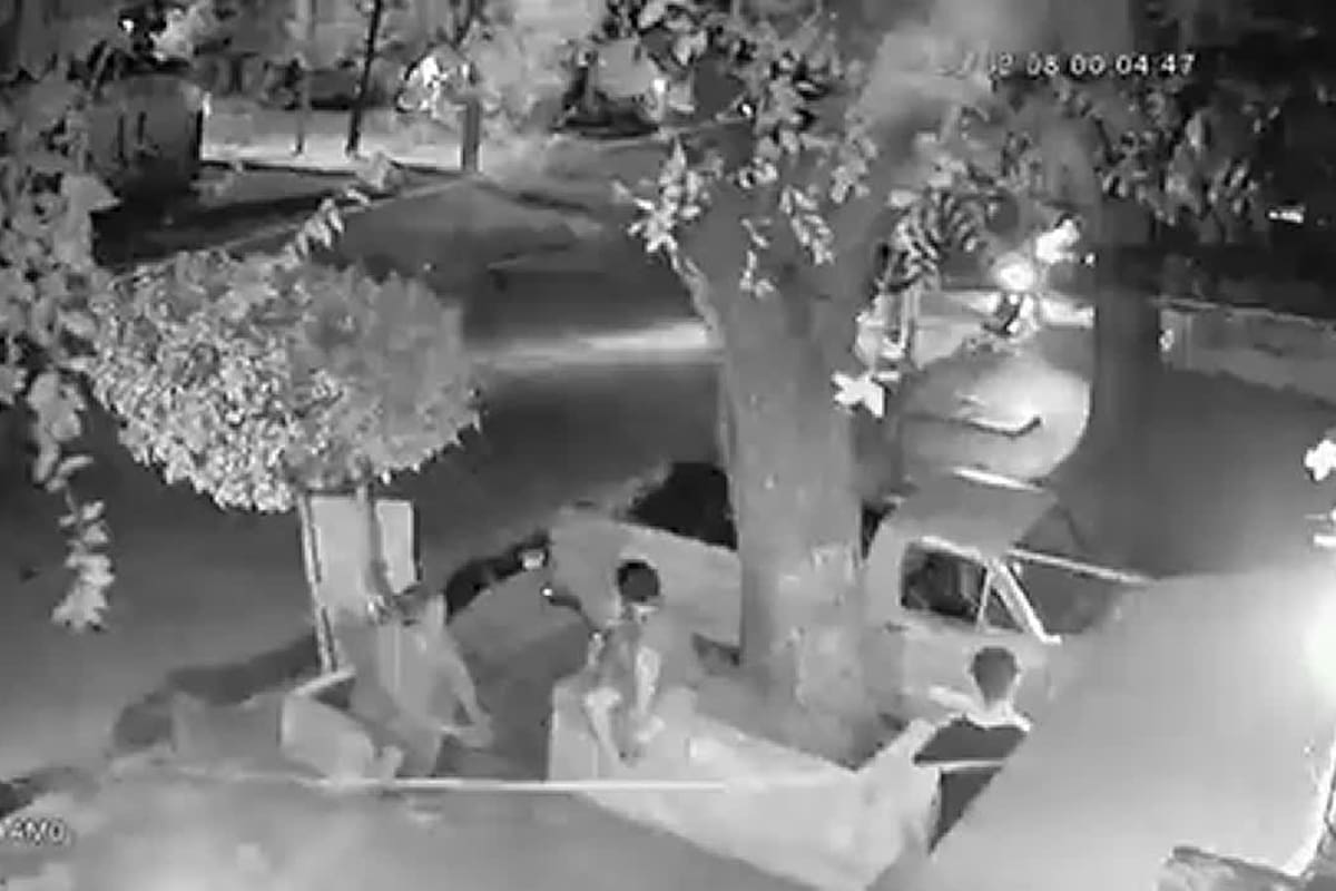 Córdoba: un hombre corrió a machetazos a dos motochorros que lo querían asaltar