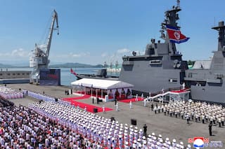 Corea del Norte pone en servicio un nuevo buque de guerra
