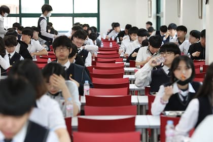 Corea del Sur ha adoptado nuevas medidas para garantizar el distanciamiento social de los alumnos en las escuelas tras un rebrote de casos de coronavirus en el país