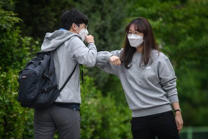 Corea del Sur ha adoptado nuevas medidas para garantizar el distanciamiento social de los alumnos en las escuelas tras un rebrote de casos de coronavirus en el país