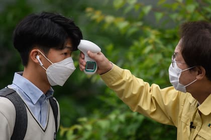 Corea del Sur ha adoptado nuevas medidas para garantizar el distanciamiento social de los alumnos en las escuelas tras un rebrote de casos de coronavirus en el país