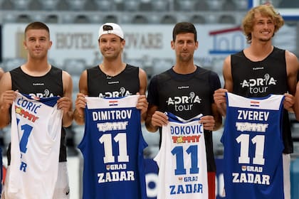 Tres de cuatro: Coric, Dimitrov y Djokovic, contagiados de coronavirus, en el Adria Tour. Zverev fue negativo.