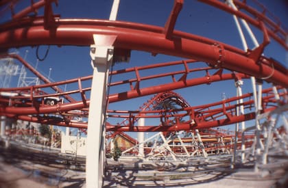 Corkscrew fue la montaña rusa más moderna que tuvo el Italpark. Se inauguró en el invierno del año 1980 y causó furor por incluir en su recorrido el rulo en el que los pasajeros quedaban cabeza abajo.