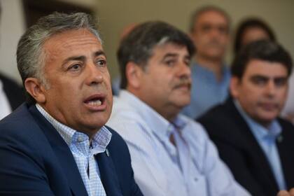 Cornejo salió con los tapones de punta a cuestionar las declaraciones de la ex presidenta, quien apuntó a las sesiones virtuales que se desarrollan en la Legislatura mendocina. También el vicegobernador, Mario Abed, cruzó a la ex mandataria.