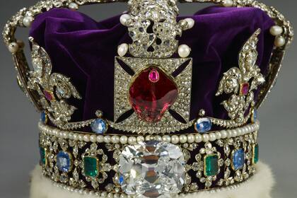 Corona del Estado Imperial, con el Cullinan como joya principal