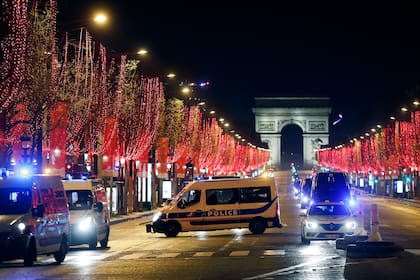 Coronavirus. Alarma en Francia tras una fiesta clandestina con más de 2500 asistentes
