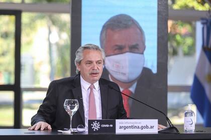 Fernández: "Entre el 18 julio y 2 de agosto vamos a intentar volver a la vida habitual"