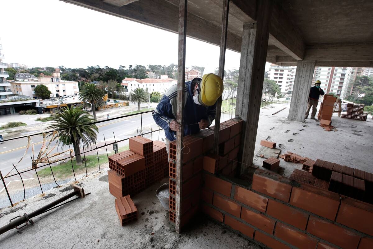 Coronavirus: con estrictos protocolos sanitarios vuelve la construcción privada en Pinamar y la costa