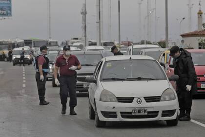 Coronavirus: Controles en puente La Noria mano a Capital