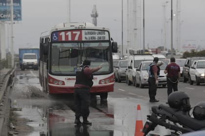 Coronavirus: Controles en puente La Noria mano a Capital