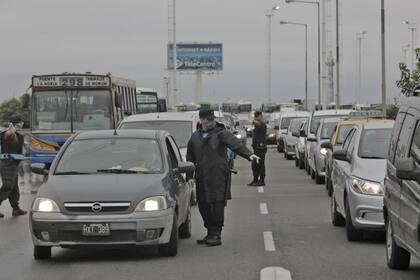 Coronavirus: Controles en puente La Noria mano a Capital