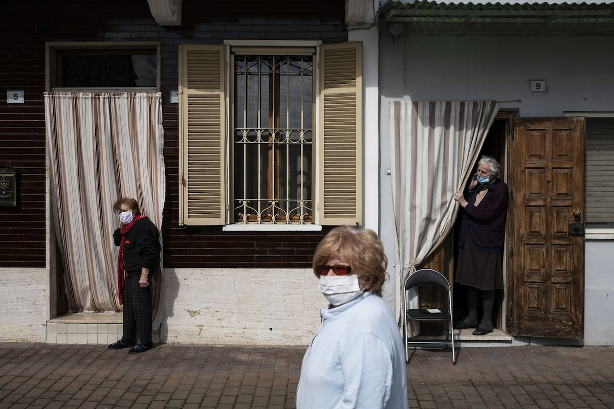 Coronavirus: dentro de una semana, las visitas familiares estarán permitidas en Italia, pero para eso habrá que tener siempre puesto el barbijo