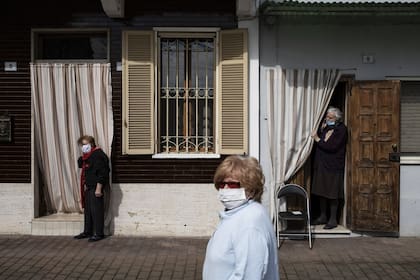 Coronavirus: dentro de una semana, las visitas familiares estarán permitidas en Italia, pero para eso habrá que tener siempre puesto el barbijo