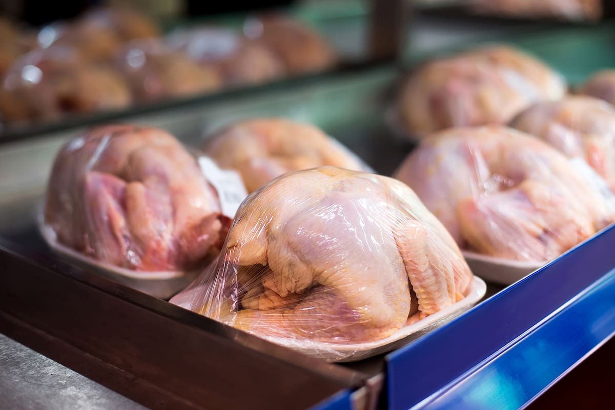 Coronavirus. Descubren Covid-19 en pollo brasileño importado en China