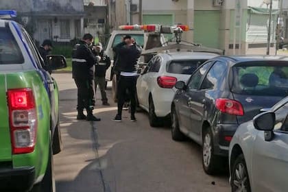 La policía bonaerense identificó a los jóvenes que participaron de la fiesta clandestina y secuestró dos autos