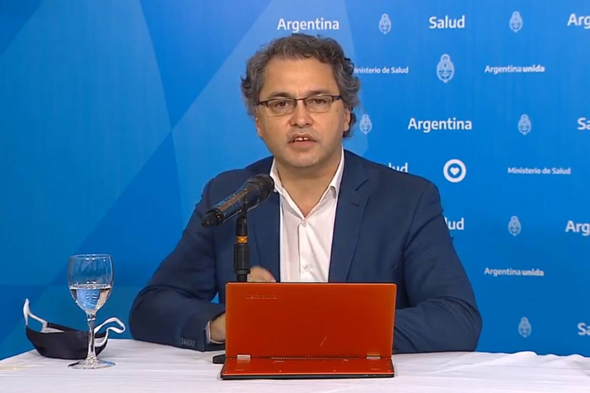 Coronavirus: el Gobierno informó cinco fallecidos más y suman 698 las víctimas en el país