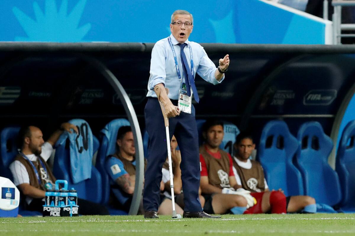 Coronavirus. El Maestro Tabárez fue licenciado en Uruguay y podría cobrar el subsidio de desempleo