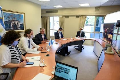 Coronavirus: El Presidente encabeza una reunión con los gobernadores y el jefe de Gobierno porteño para analizar los pasos a seguir
