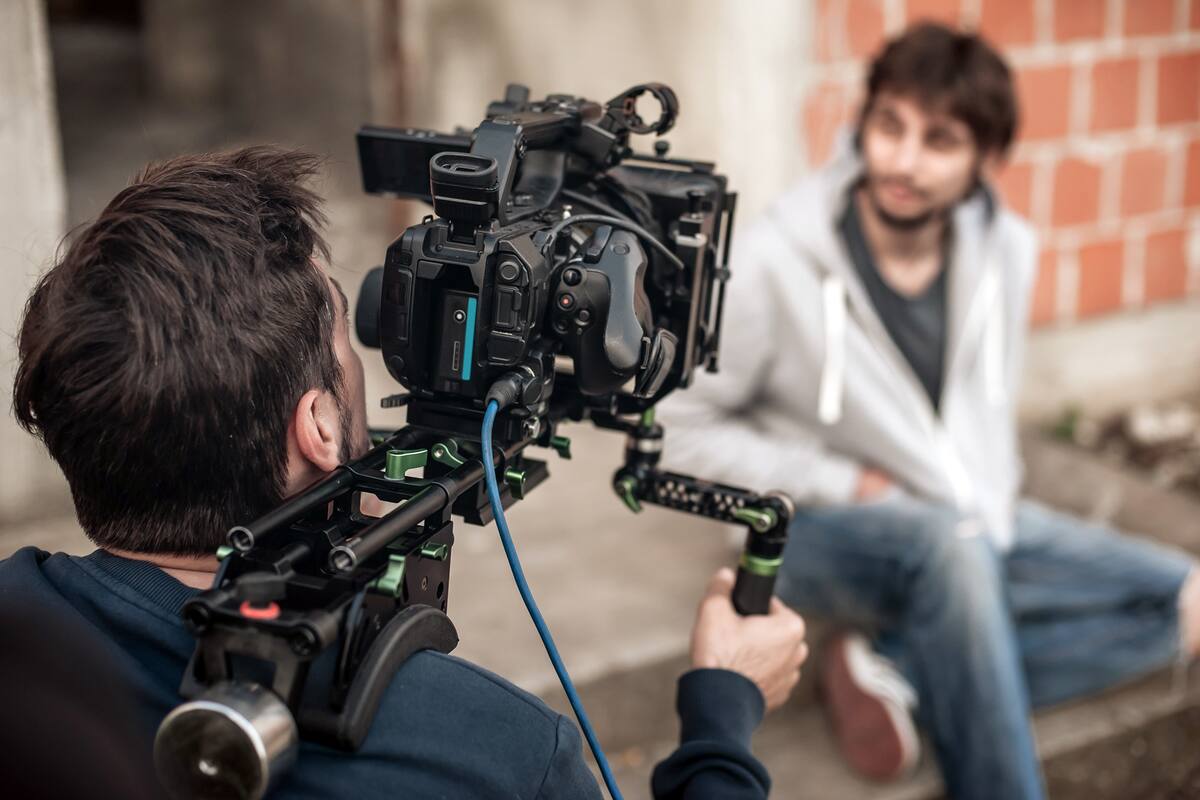 Coronavirus: el Reino Unido es el primero en fijar normas para los rodajes