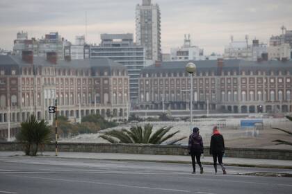 El Gobierno asegura que hay "demanda sostenida" para la próxima Semana Santa y no planea restricciones.
