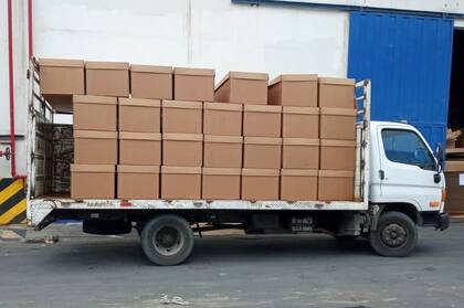 En Ecuador comienzan a enterrar a los muertos en ataúdes de cartón