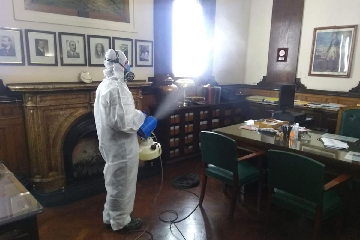 Coronavirus en la Argentina: la vicedecana de la Morgue Judicial dio positivo y aislaron a 40 personas