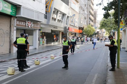 En el Gobierno reconocen que el agotamiento por la cuarentena afecta también a las fuerzas de seguridad