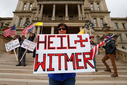 Coronavirus: en Michigan protestan contra la cuarentena con armas