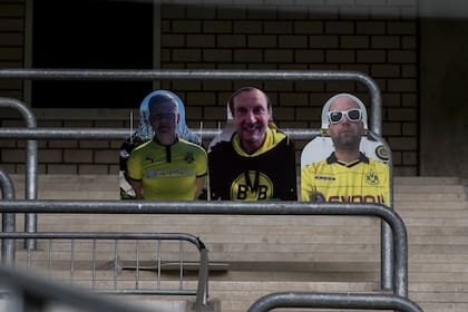 Los hinchas del Monchengladbach pagarán para "estar presentes" en los partidos y lo recaudado será donado.