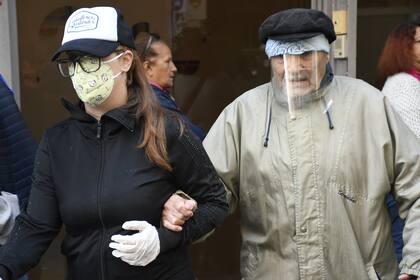 Coronavirus: la ciudad recomienda "taparse la boca" al salir a la calle