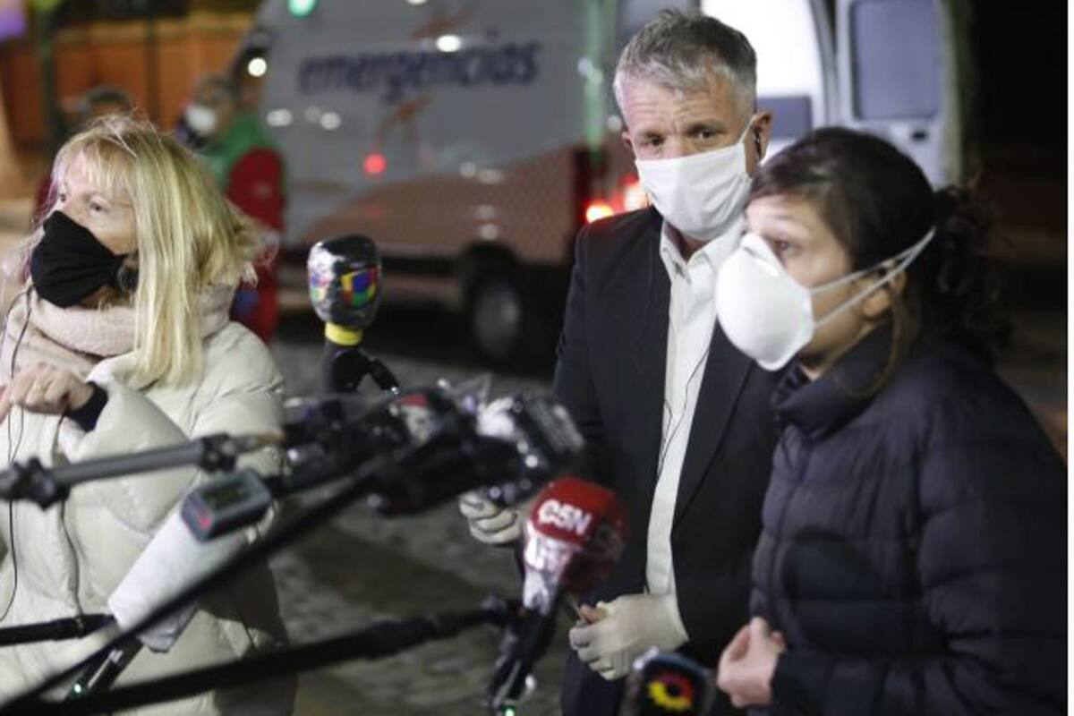 Coronavirus: la directora médica del geriátrico se presentó en el lugar para hablar con la prensa