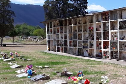 Coronavirus: la municipalidad de la ciudad de Salta dispuso que se caven fosas comunes en el cementerio