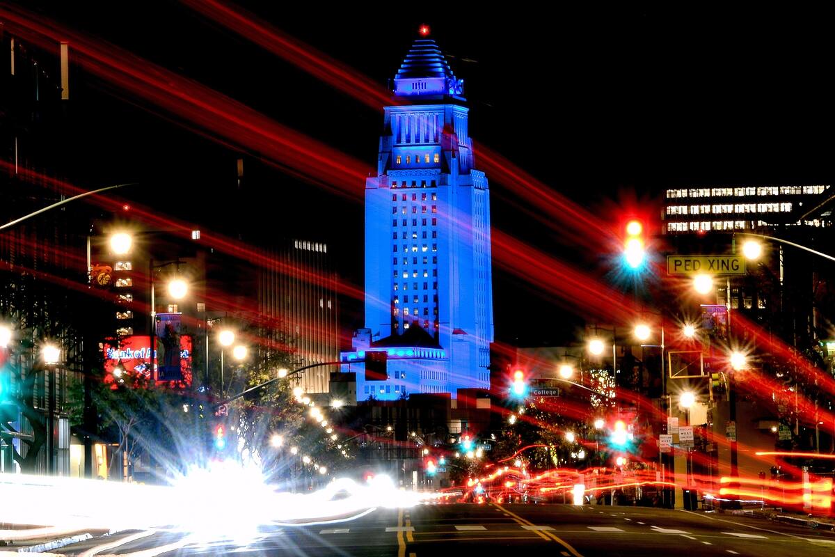 Coronavirus: Nueva York ilumina sus edificios más emblemáticos para agradecer a los médicos