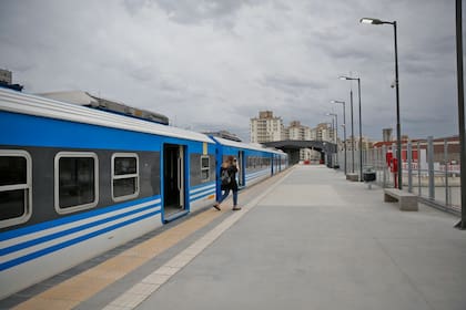 El servicio de la línea Belgrano Sur de trenes fue reanudado tras un día de suspensión por un caso sospechoso de Covid-19