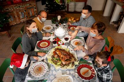 Coronavirus: Todos los consejos de expertos que necesitás saber para cuidarte en las Fiestas