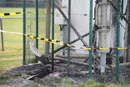 Coronavirus: una torre de 5G incendiada en Peltheide, Bélgica; una teoría conspirativa que indica que las antenas podrían provocar la enfermedad y varios fanáticos comenzaron a destruirlas