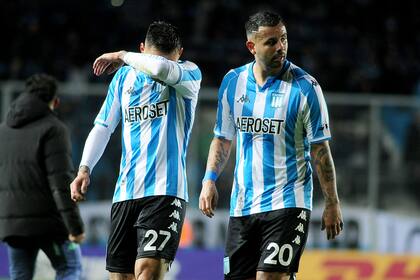 Correa y Cardona, la impotencia de Racing en una imagen
