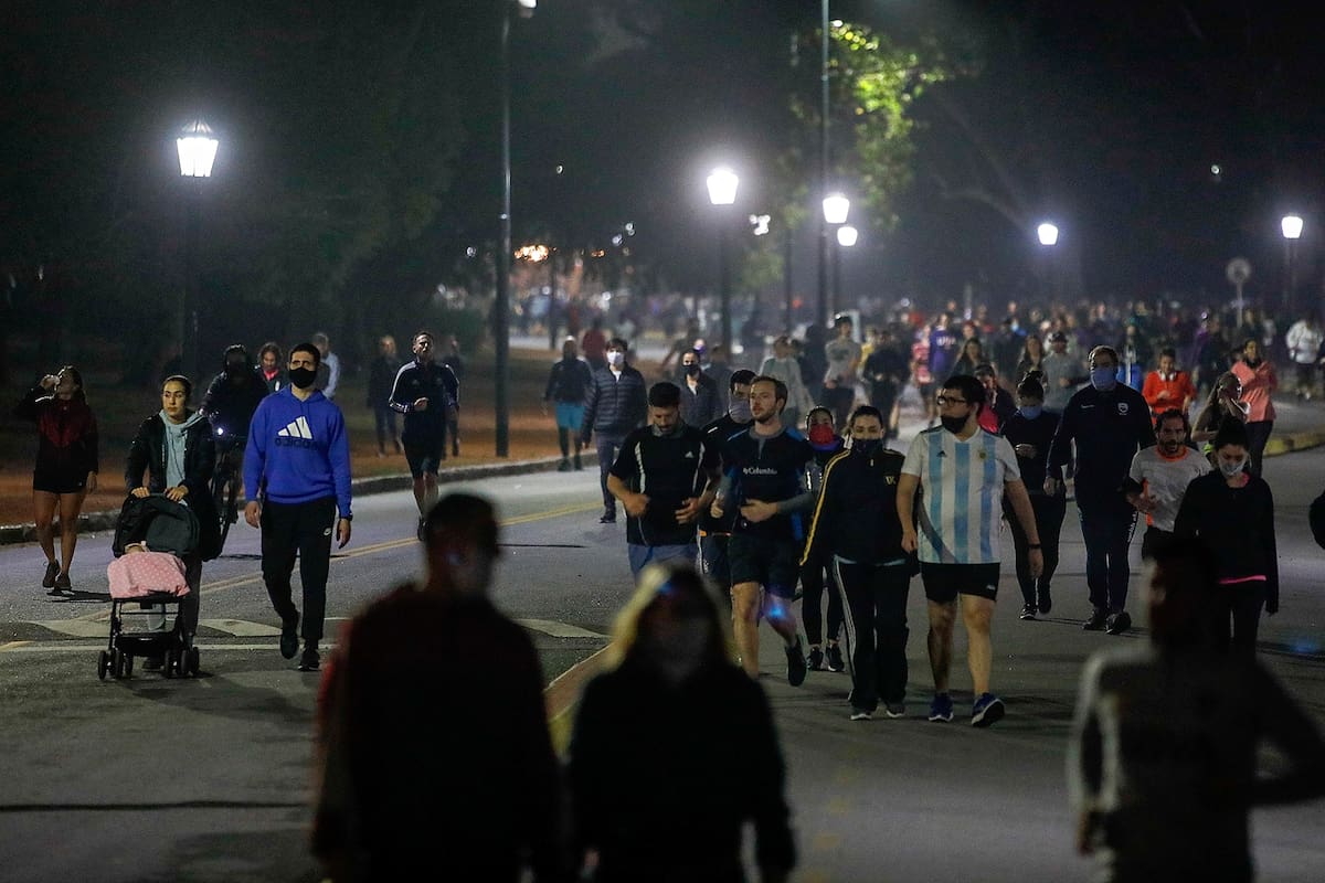 Corredores en los bosques de Palermo