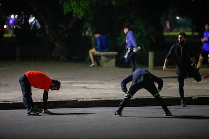 La actividad física en grupos, que no están autorizadas, es lo que más preocupa a los especialistas y al gobierno porteño
