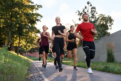 Correr junto con otras personas genera una sensación de compromiso compartido