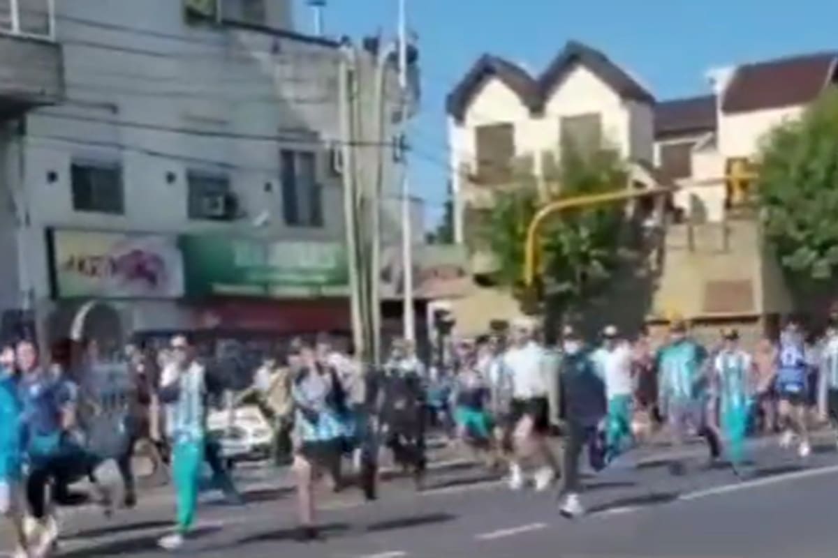 Corridas por las calles de Avellaneda por una lucha interna de la barra de Racing