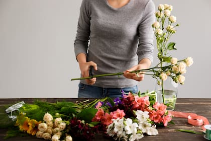 Cortar el tallo de las flores permitirá que duran por más tiempo