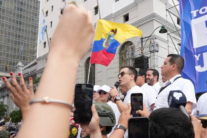 Corte Constitucional de Ecuador suspende llamado a consulta popular de presidente Noboa