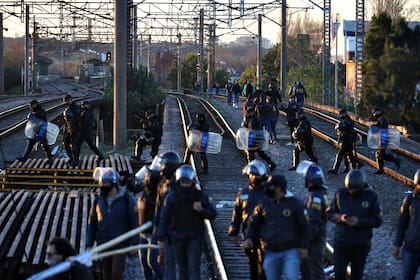 Corte de vías del ferrocarril Roca