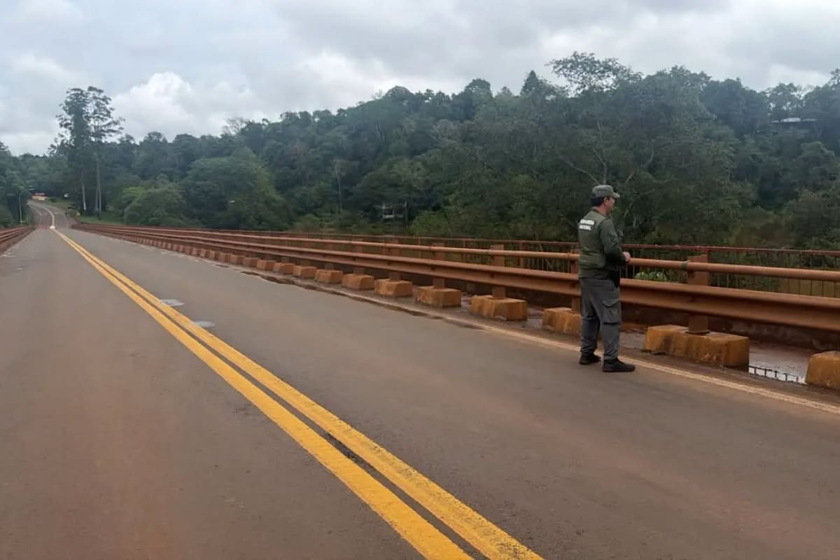 Corte del puente Paranay Guazú en la ruta nacional 12