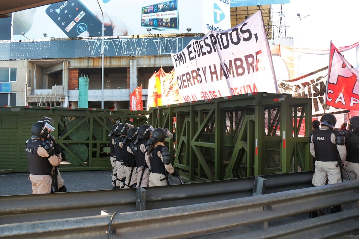 Corte en el Puente Pueyrredón
